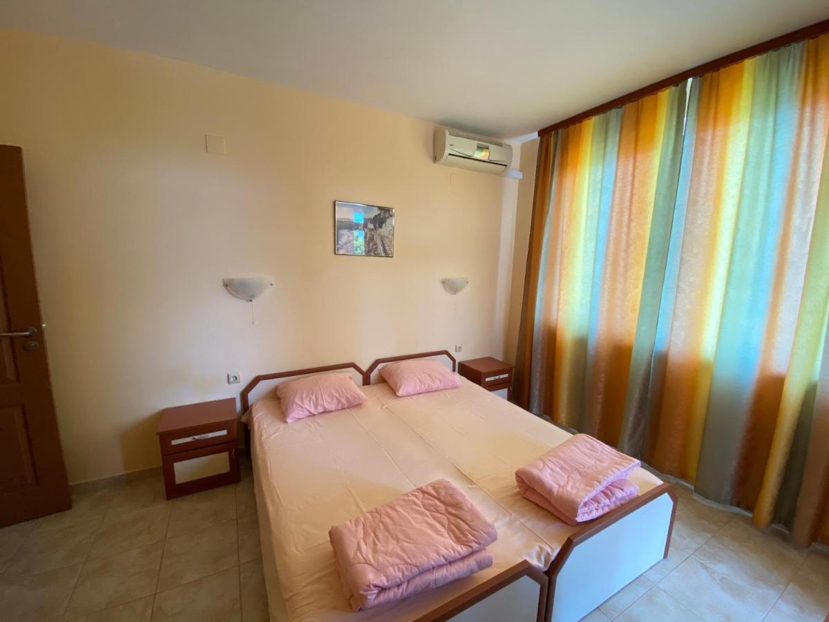 Sunny Guest House Ravda Ngoại thất bức ảnh